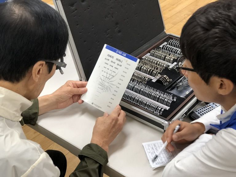 [만덕종합사회복지관] 다비치 안경점과 함께 지역 내 어르신들께 드리는 안경! 