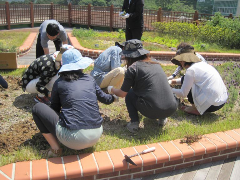 환경리더엄마들의 EM으로 "ECO마을 만들기"